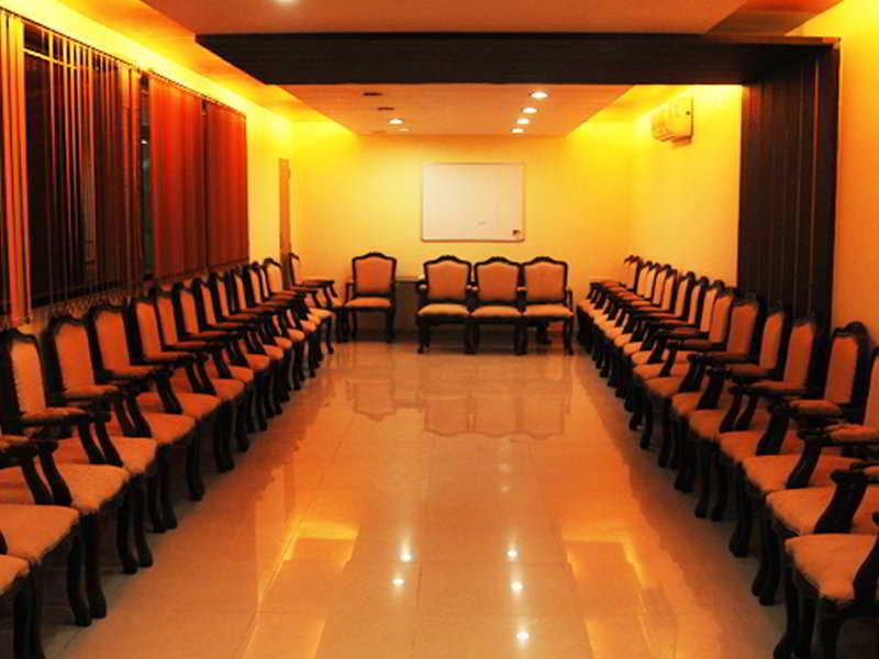 Neelkanth Paradise Hotel Ahmedabad Exterior foto